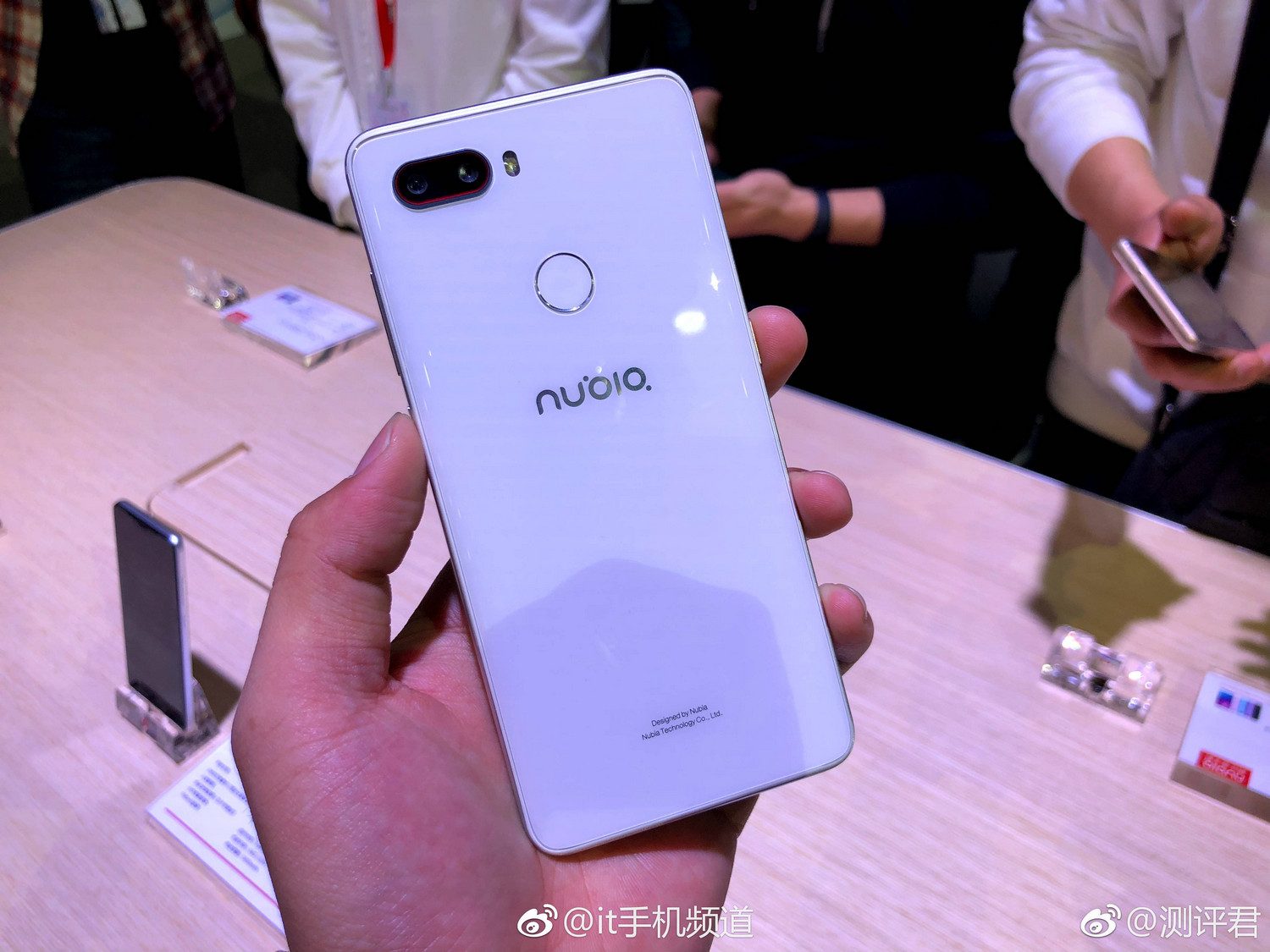 Nubia-z18-mini-real-life-2.jpg
