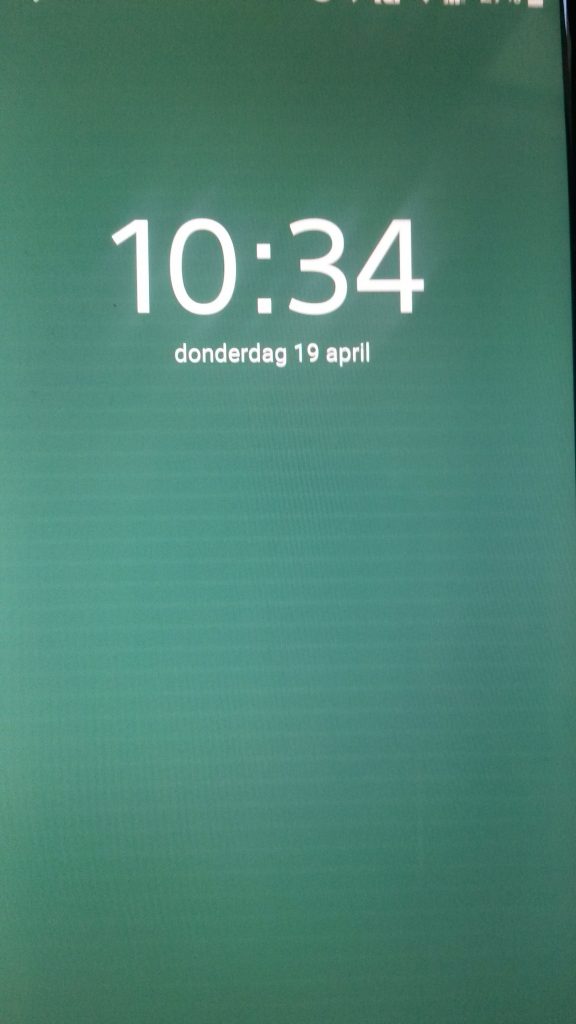 Xperia-XZ1-Line-Stripes-Display-Problem_1-576x1024.jpeg