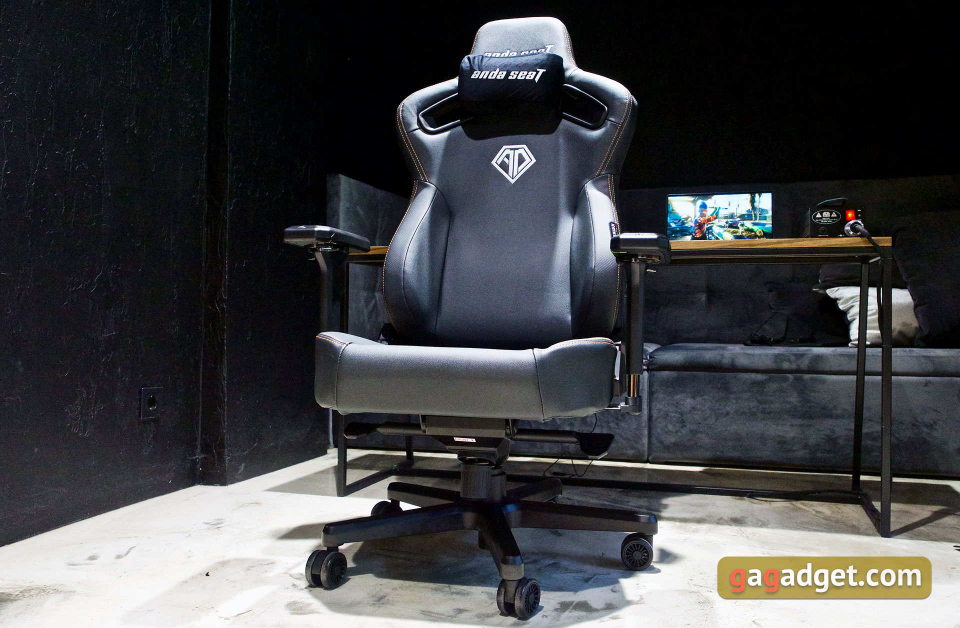 Престол для ігор: огляд геймерського крісла Anda Seat Kaiser 3 XL-66