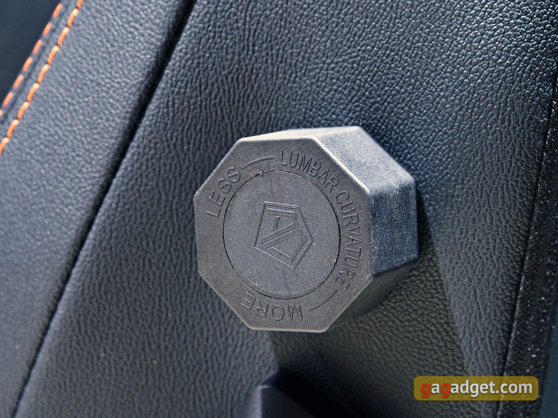 Престол для ігор: огляд геймерського крісла Anda Seat Kaiser 3 XL-47
