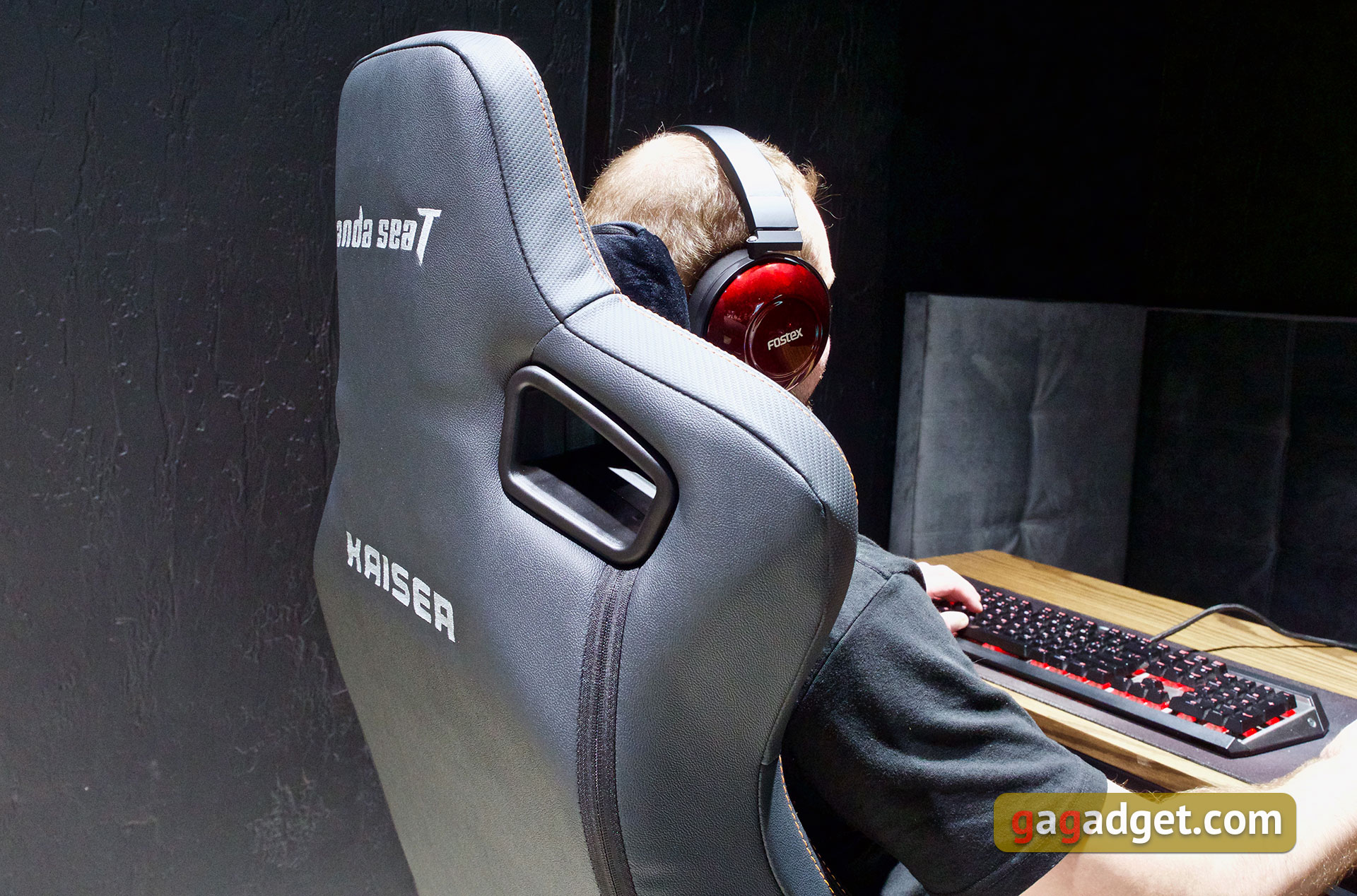 Престол для ігор: огляд геймерського крісла Anda Seat Kaiser 3 XL-67