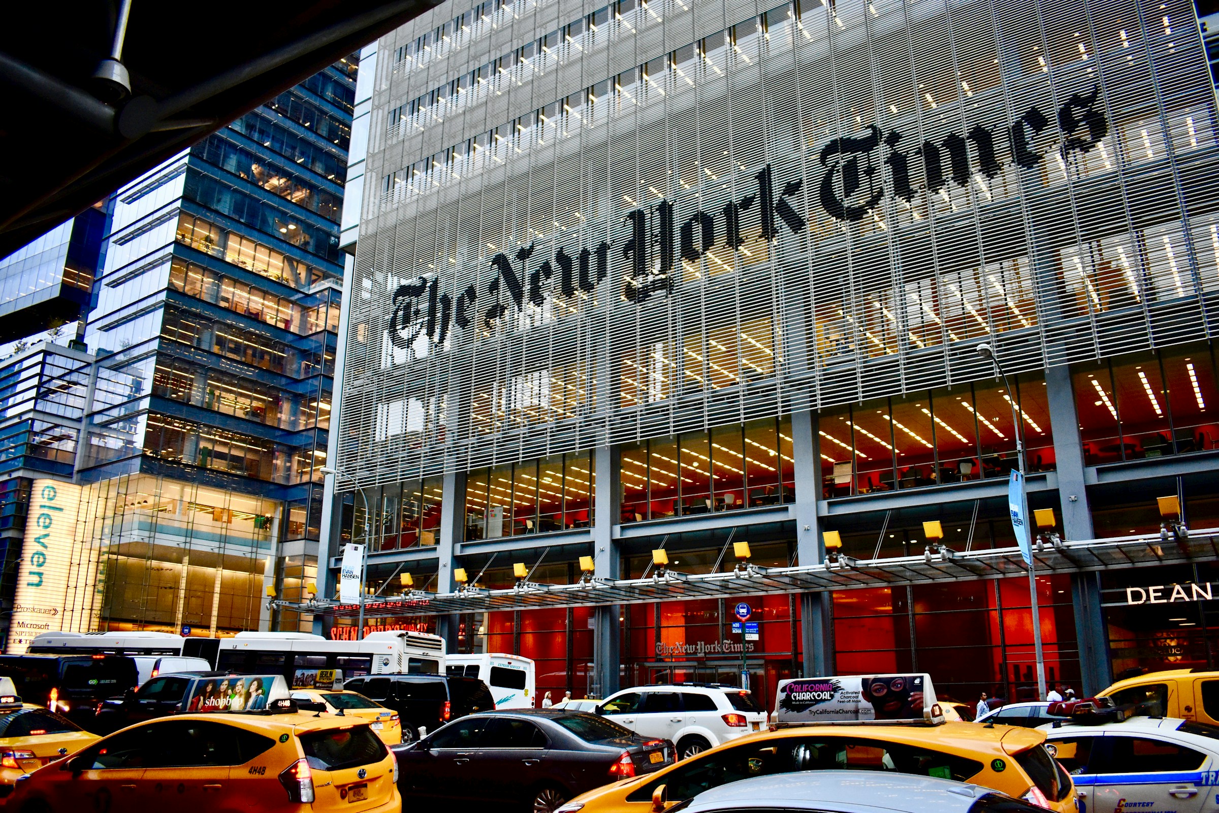 OpenAI обвинила New York Times в обмане ChatGPT для воспроизведения статей, защищенных авторским правом