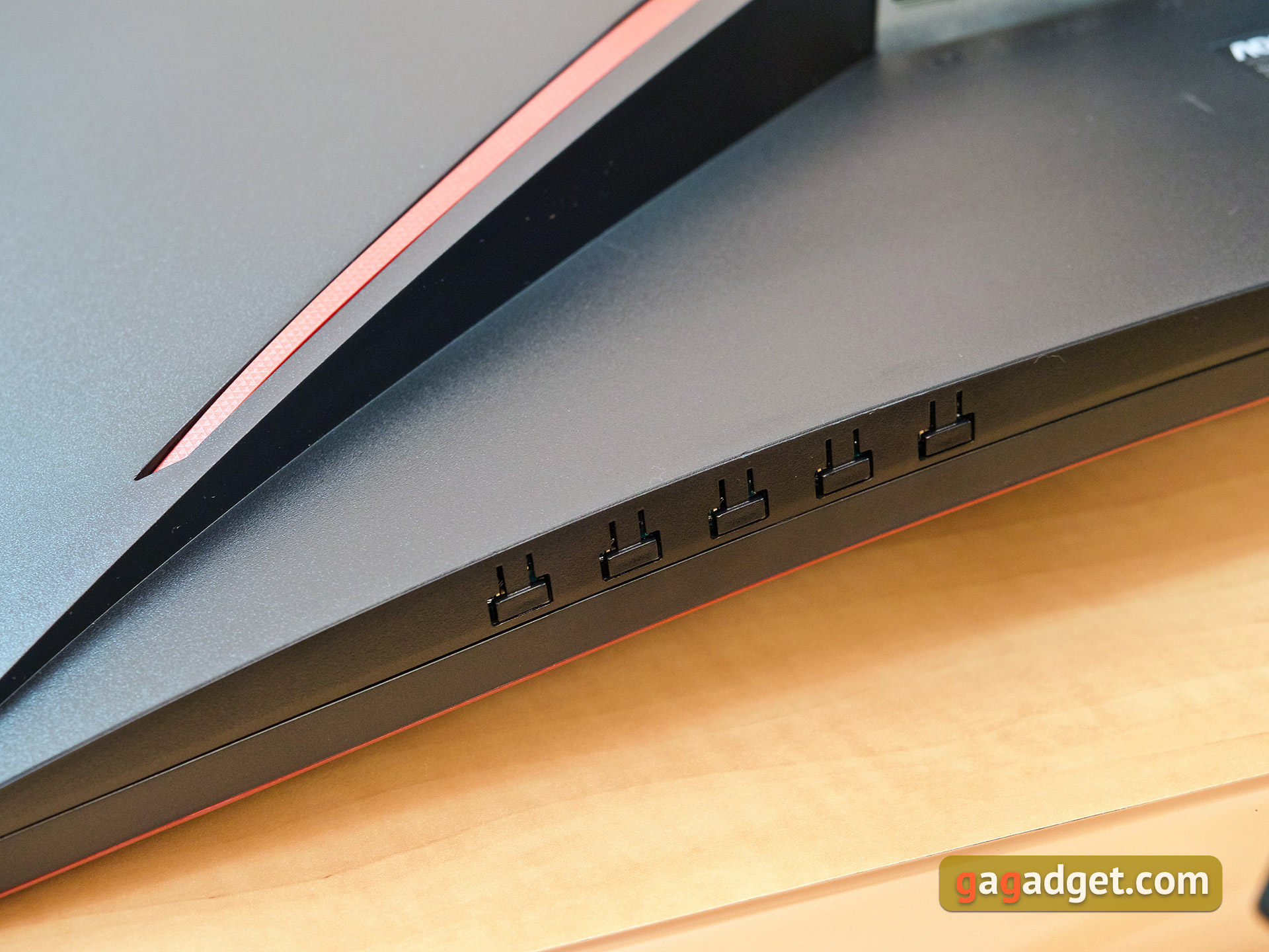 Огляд AOC CQ32G1: 32-дюймовий вигнутий геймерський монітор з частотою 144 Гц-19