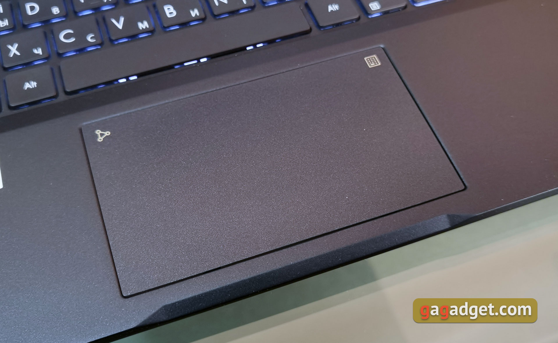 Обзор ASUS ExpertBook B5: надежный бизнес-ноутбук со впечатляющей автономностью-25