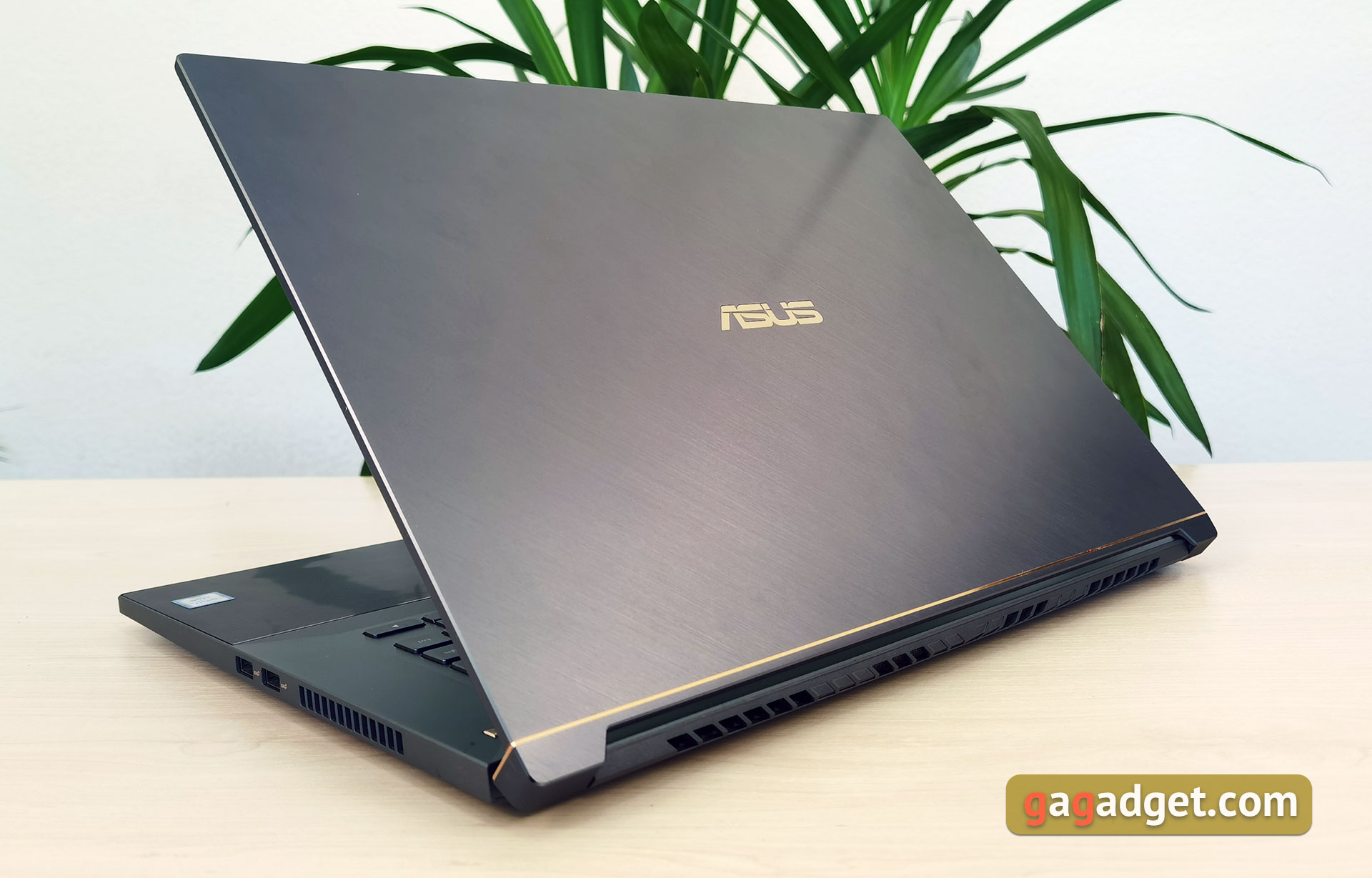 Обзор ASUS ProArt StudioBook Pro 17 W700: портативная рабочая станция для самых креативных-8