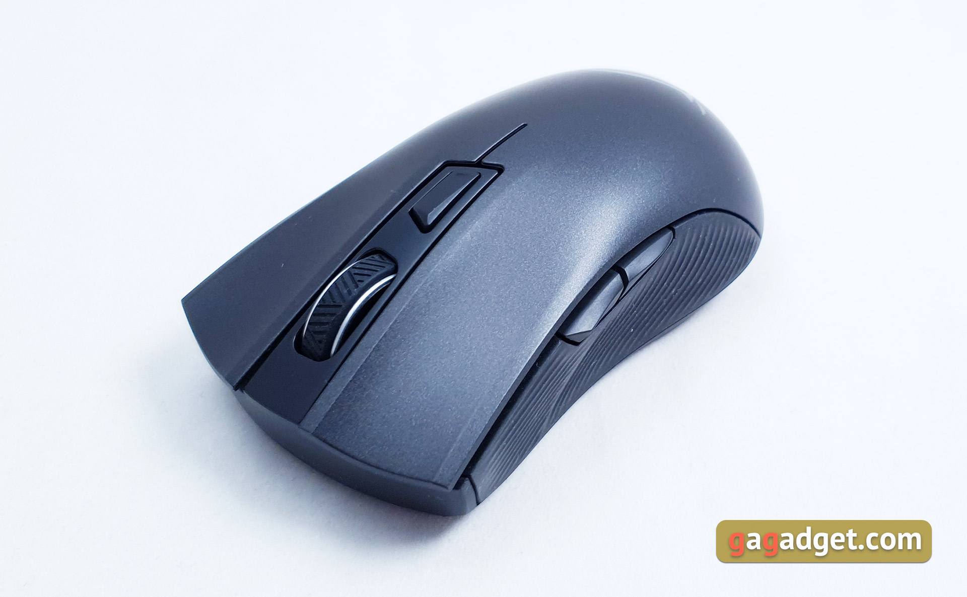 Огляд ASUS ROG Strix Carry: бездротова ігрова миша для геймерів-мандрівників-2