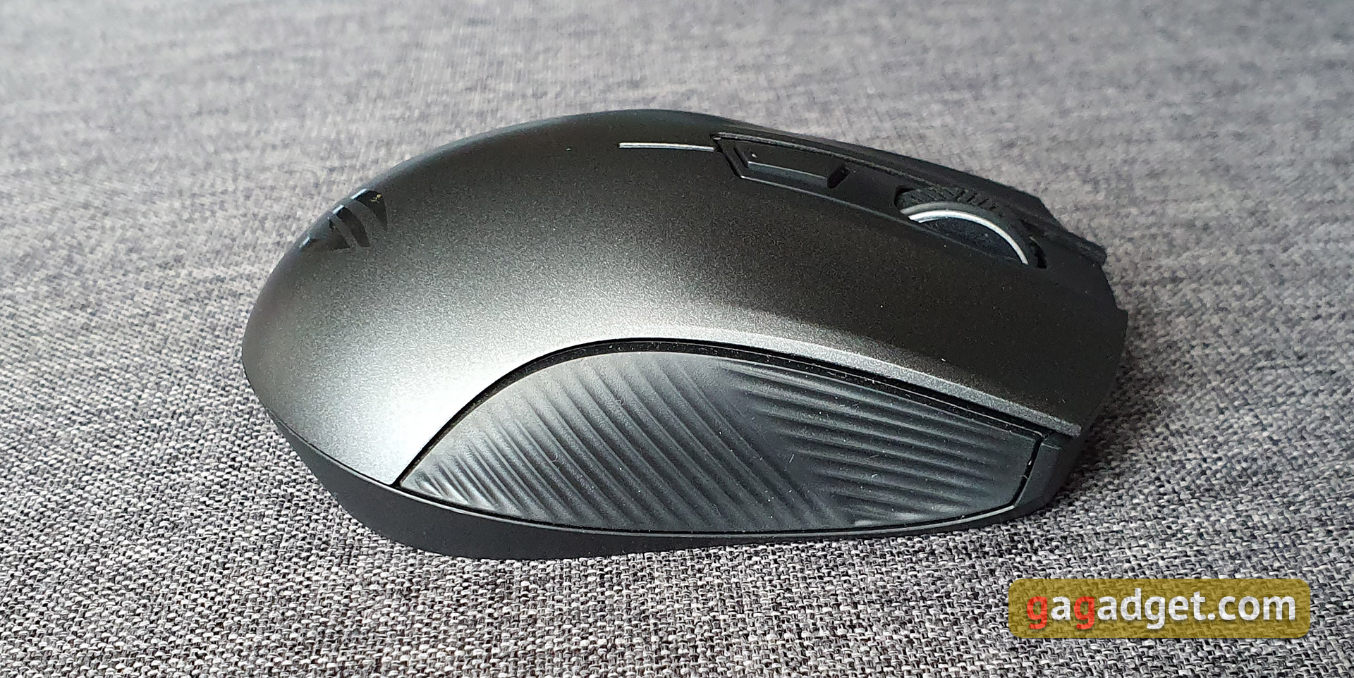Огляд ASUS ROG Strix Carry: бездротова ігрова миша для геймерів-мандрівників-12