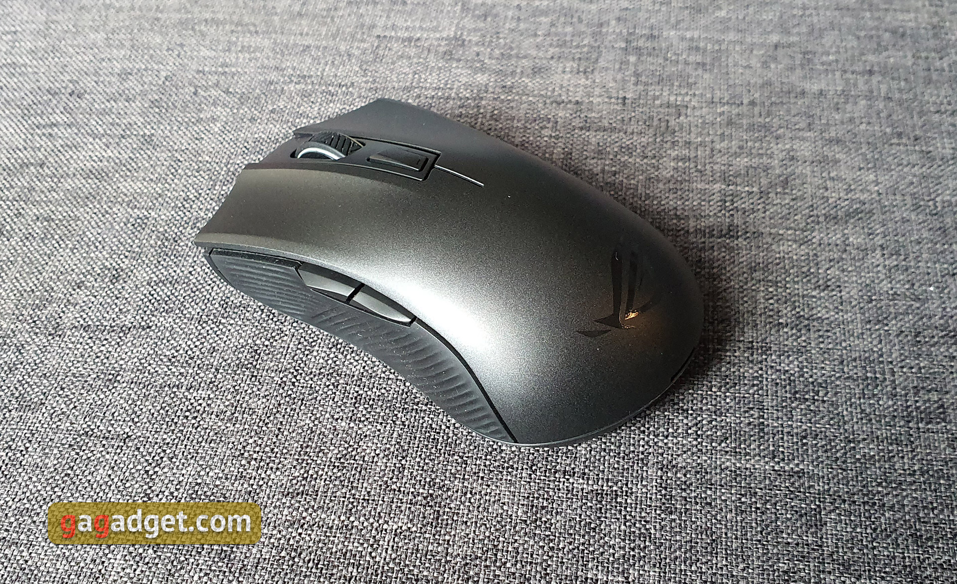 Огляд ASUS ROG Strix Carry: бездротова ігрова миша для геймерів-мандрівників-13