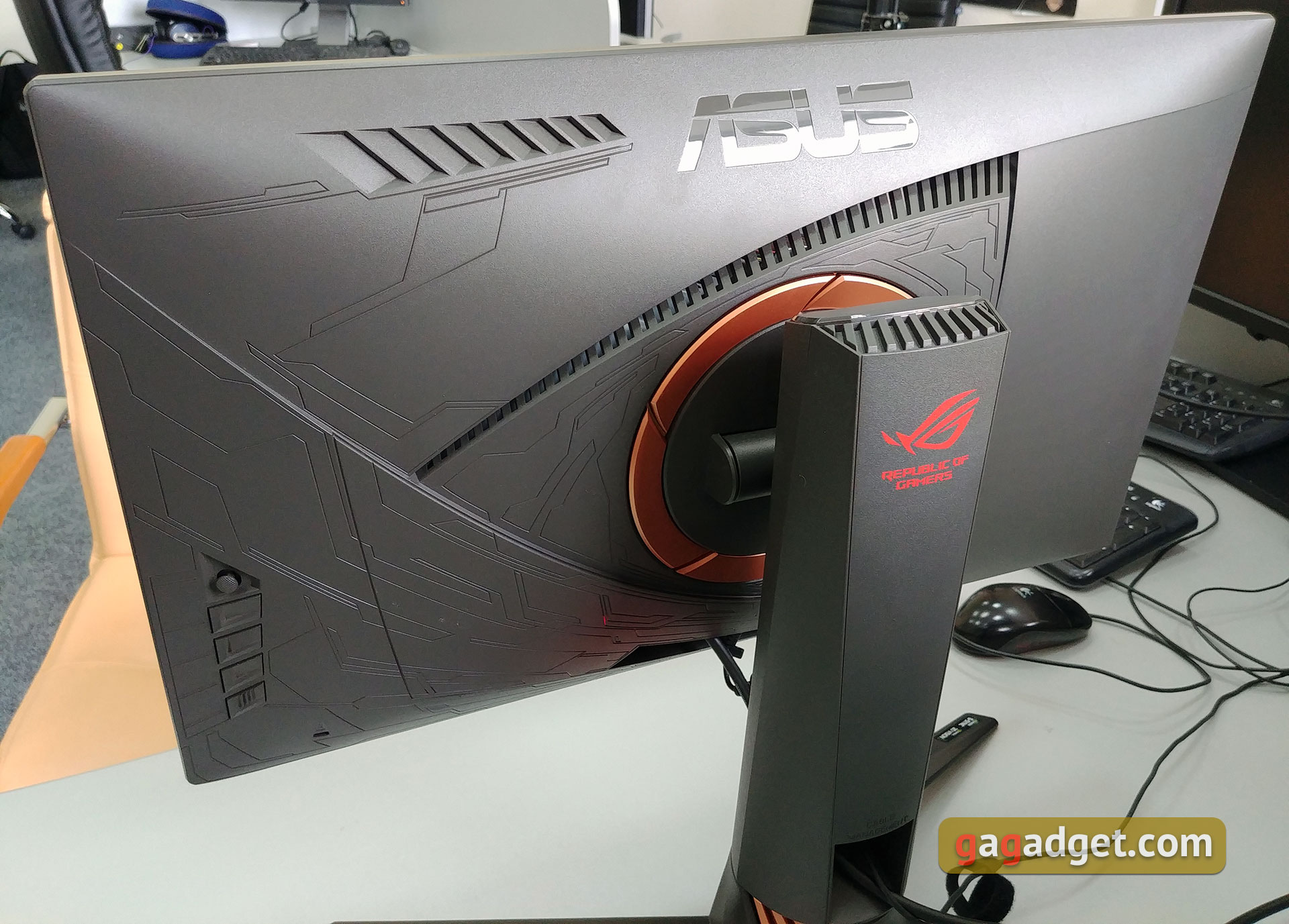 asus-rog-strix-pg258q-11.jpg
