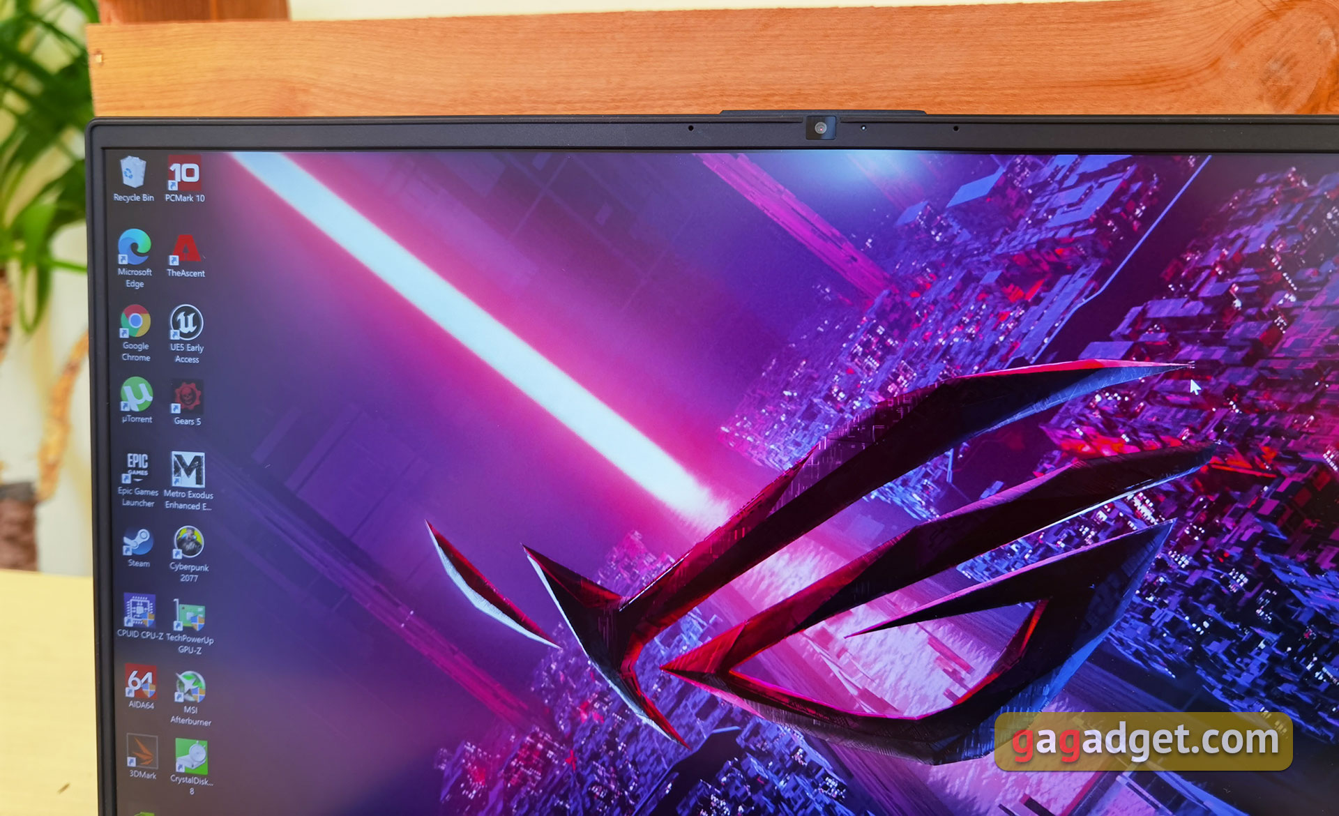 ASUS ROG Zephyrus S17 GX703 review: a gaming laptop for all your money-12