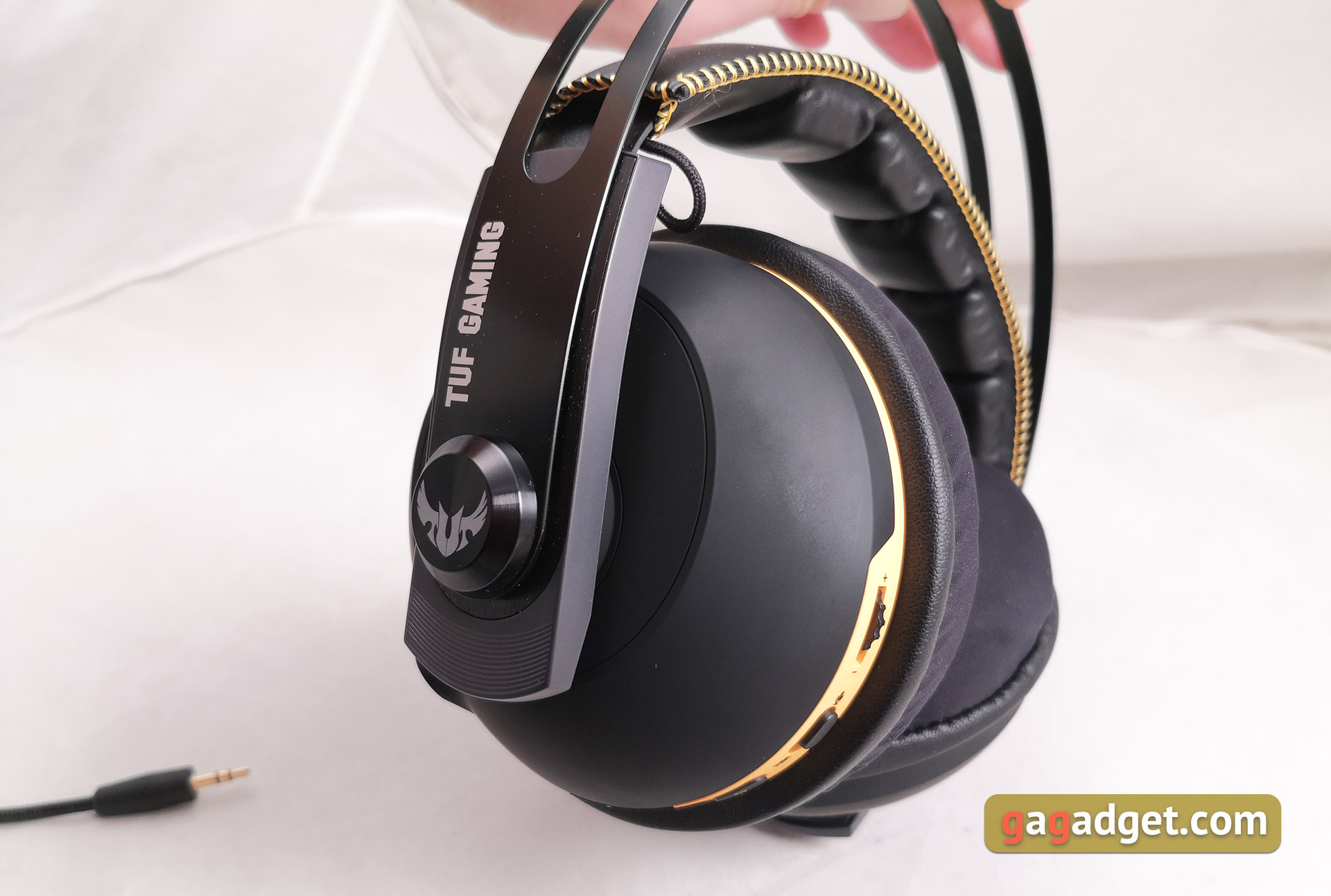 Огляд ASUS TUF Gaming H7 Wireless: бездротова ігрова гарнітура для ПК, PS4 та Mac-4