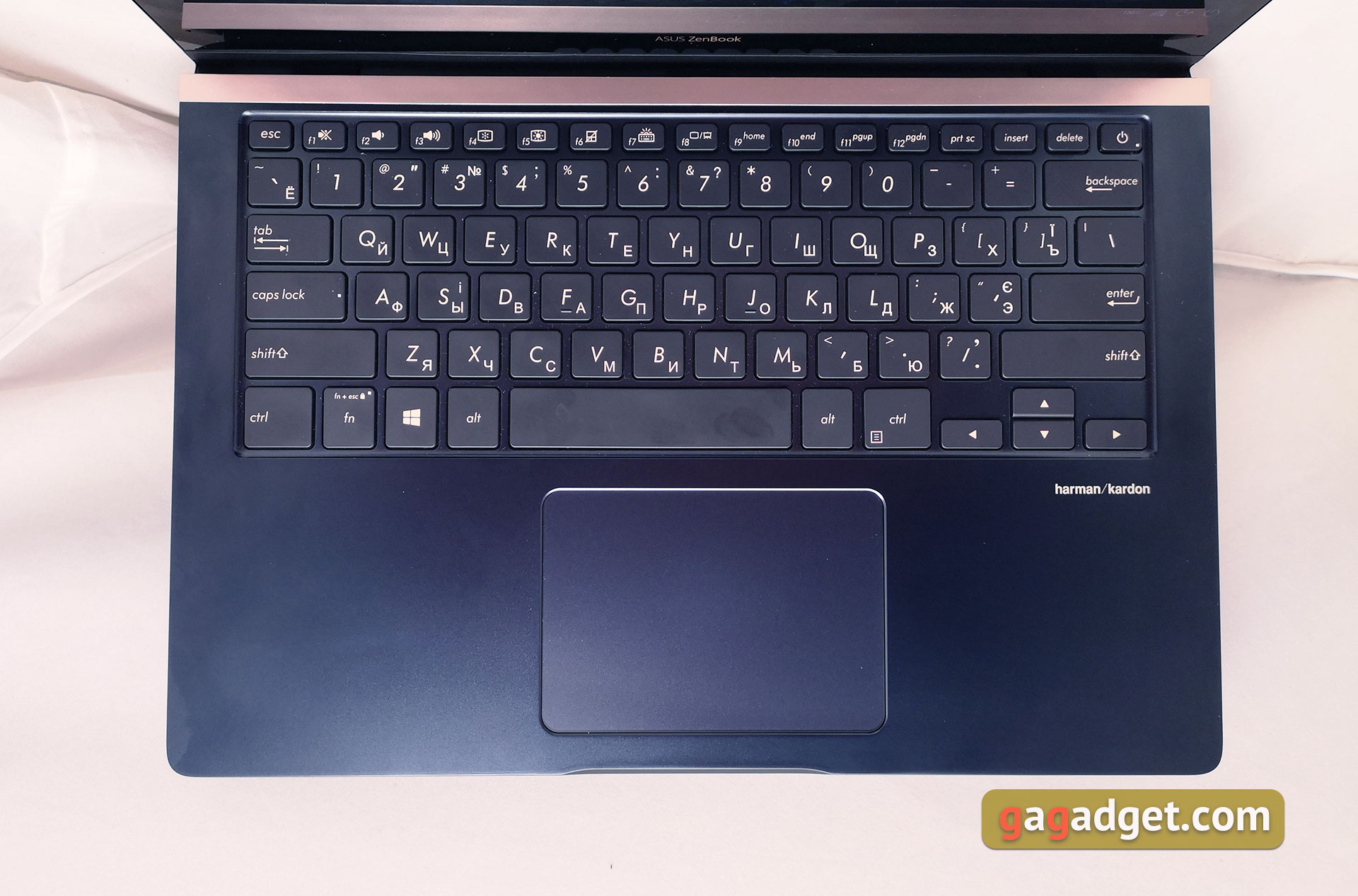 asus-zenbook-pro-14-ux450fd-13.jpg