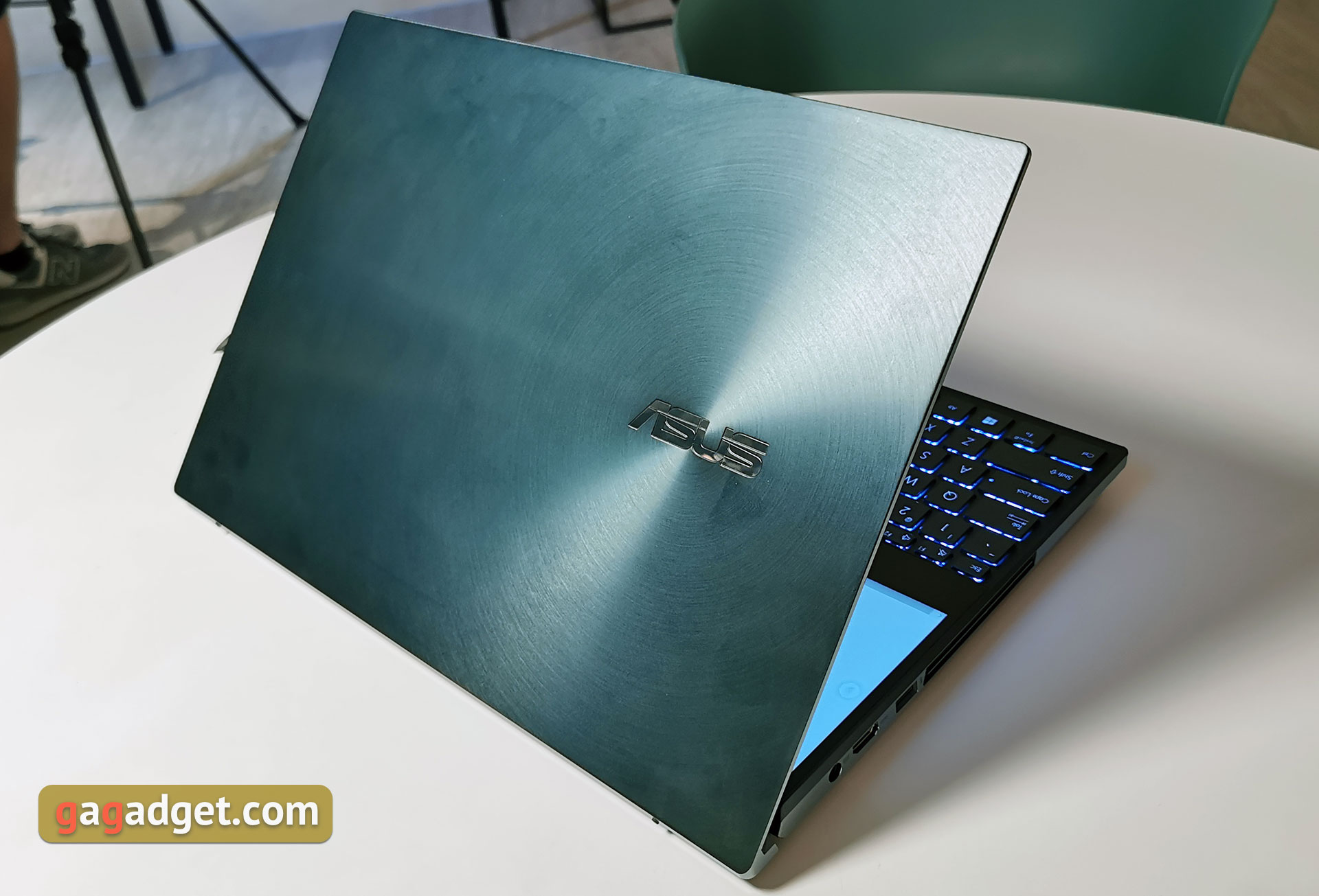 Ноутбук ASUS ZenBook Pro Duo с двумя экранами: первые впечатления-7