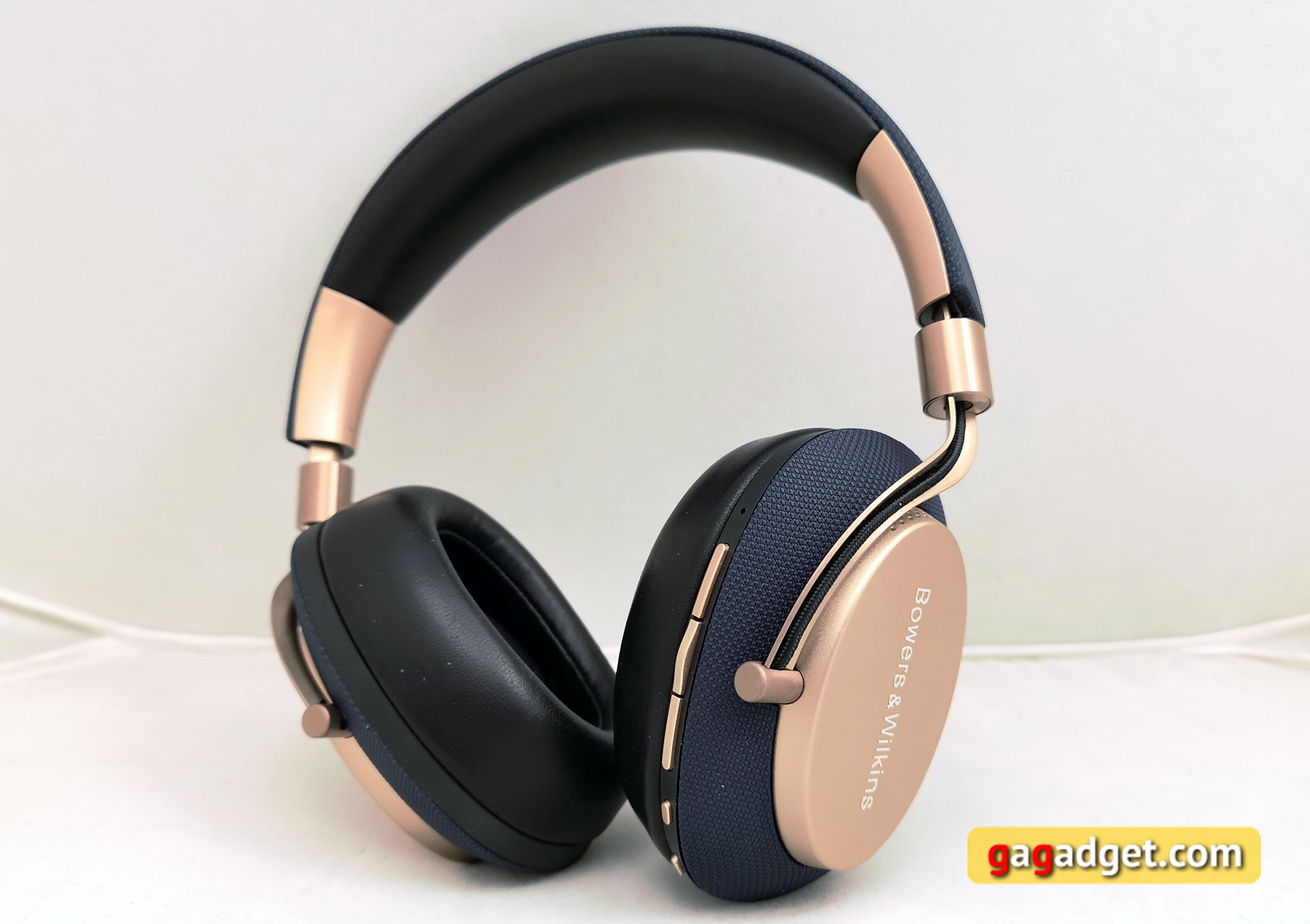 best-big-bluetooth-headphones-with-anc-32.jpg