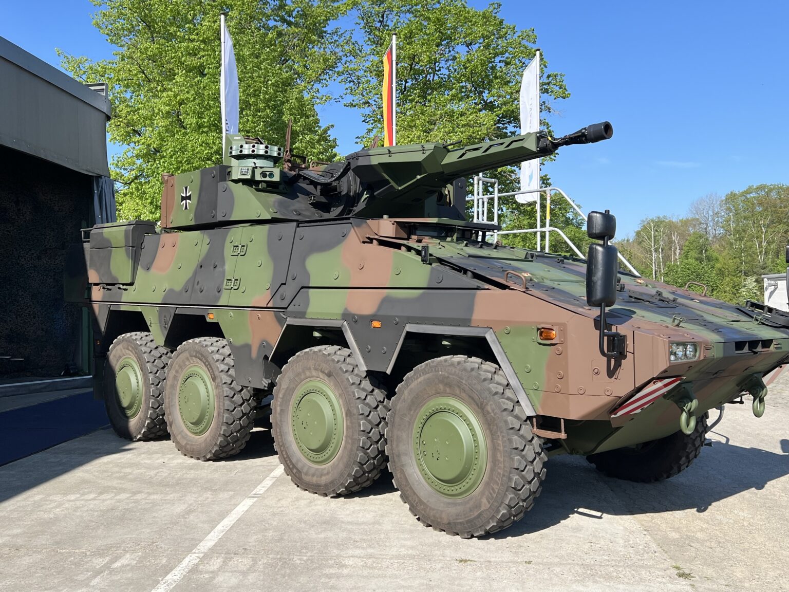 Boxer infantry fighting vehicle. Illustration: Gerhard Heiming