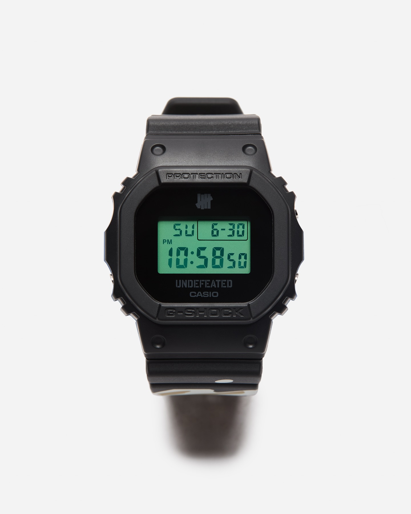 Launche Casio и Undefeated