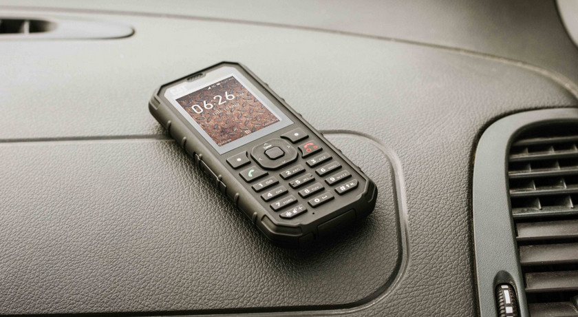cat-b35-rugged-phone-2.jpg