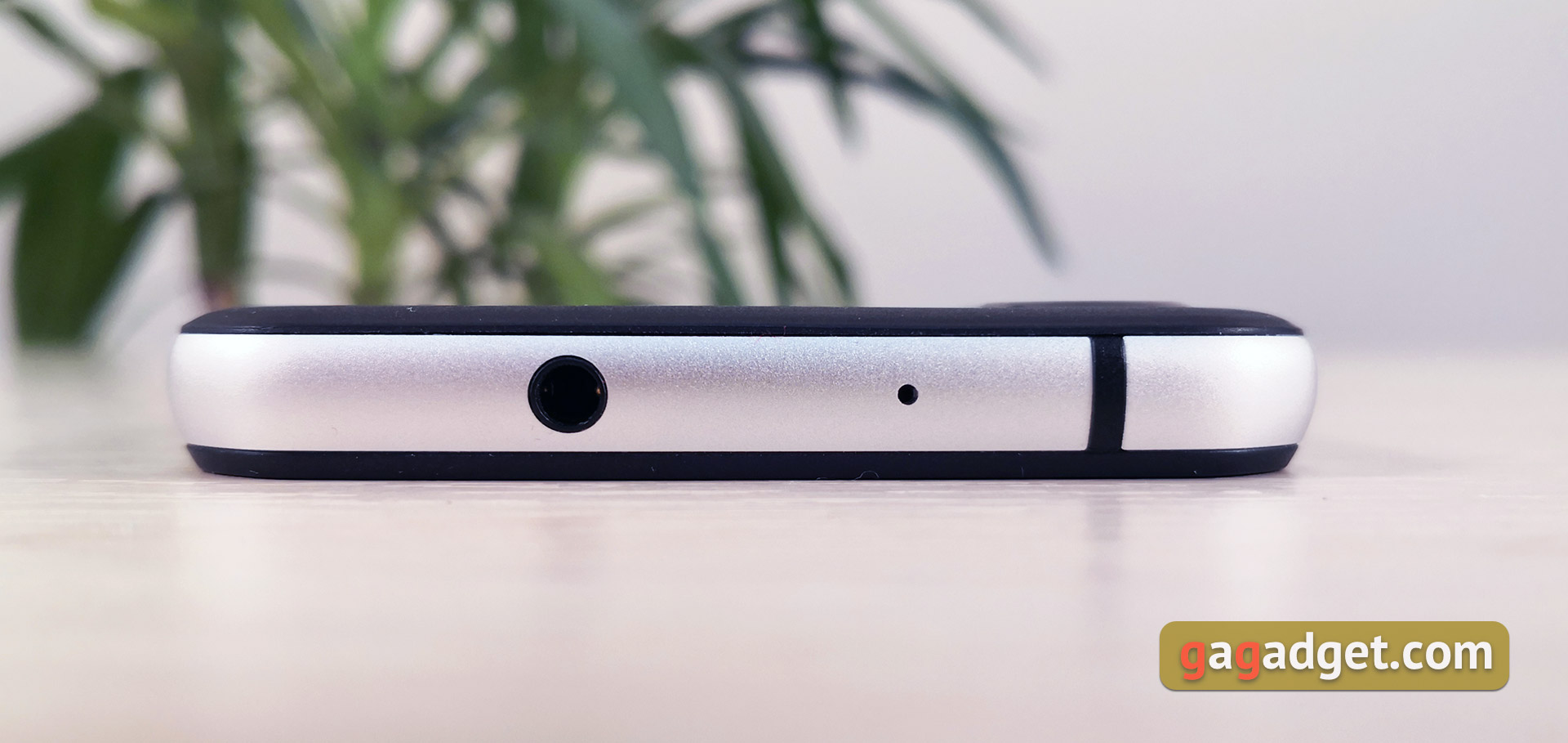 CAT S52 review: the "unbreakable" smartphone with a human face and NFC-12