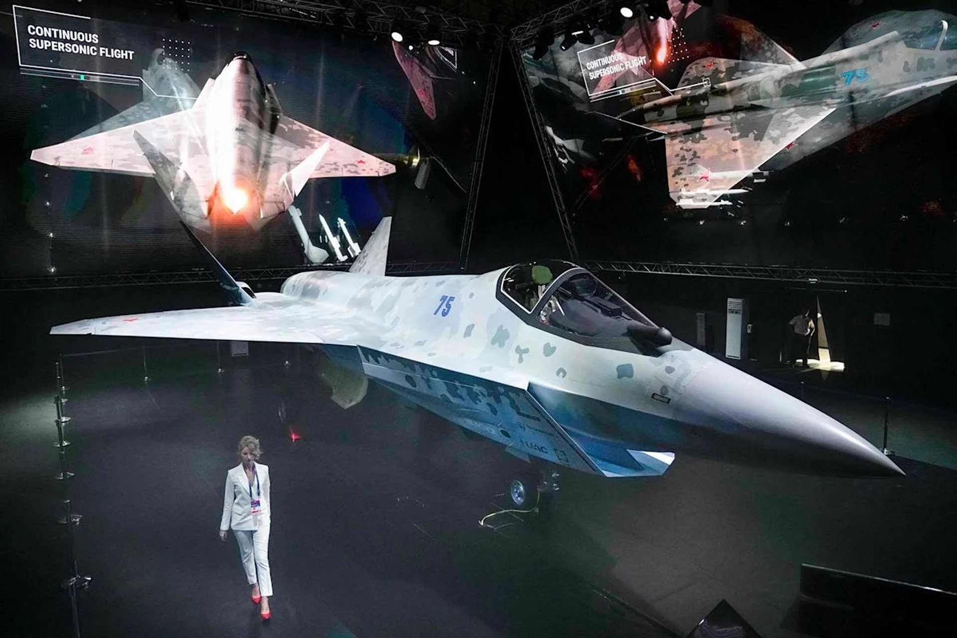Презентація проєкту Су-75