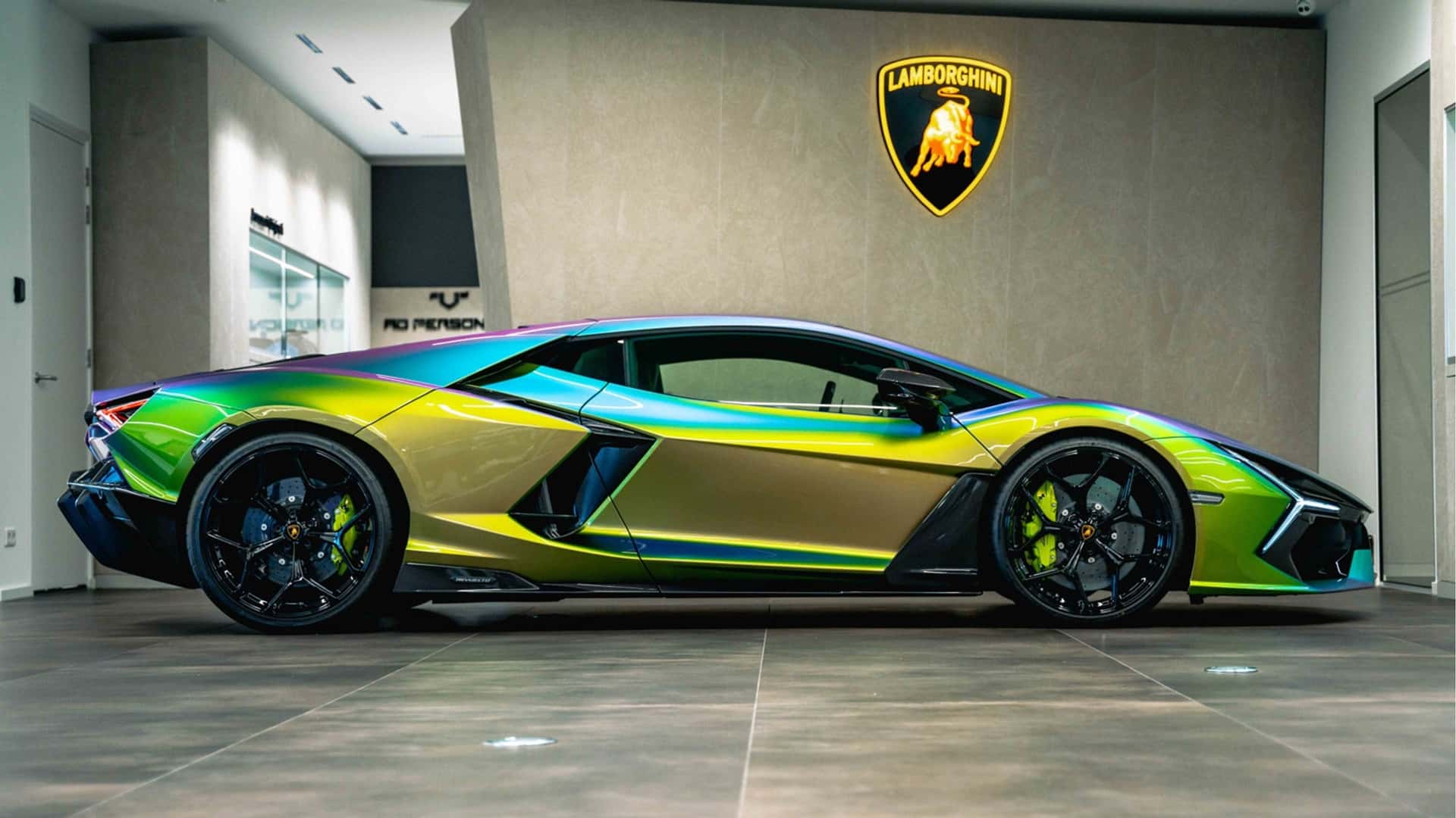 Lamborghini Revuelto avec peinture changeante