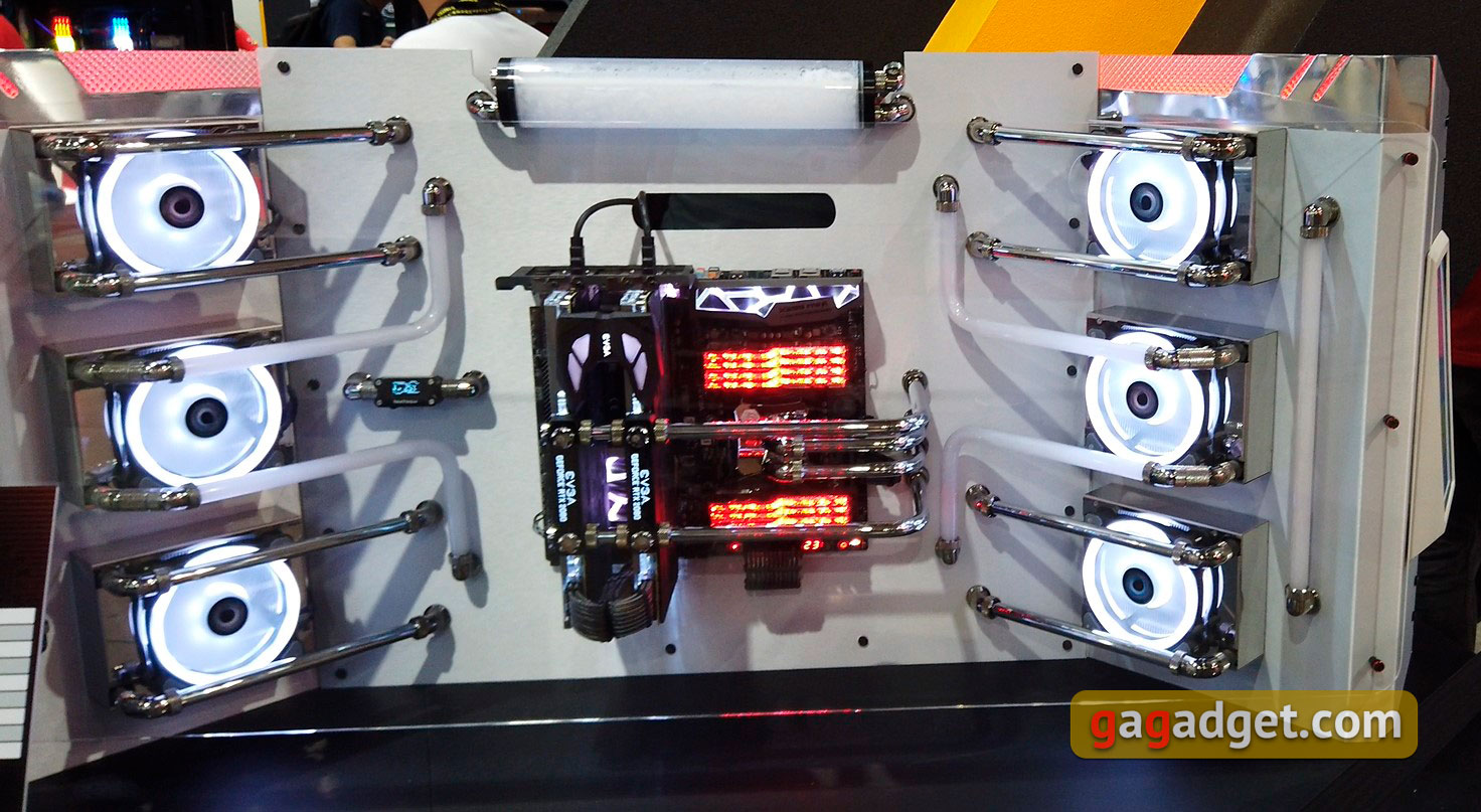 Computex 2019: праздник моддинга, красивых девушек и задротов-17