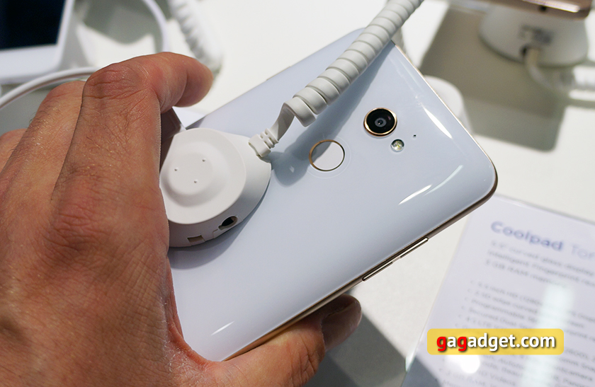 IFA 2016: новенький Coolpad Modena 2 своими глазами (и не только)-9
