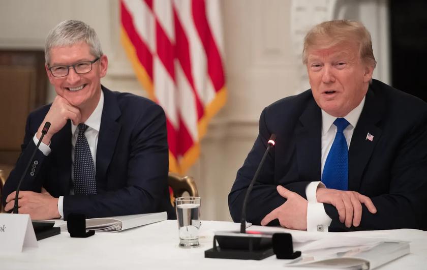 Donald Trump et Tim Cook au Forum économique mondial