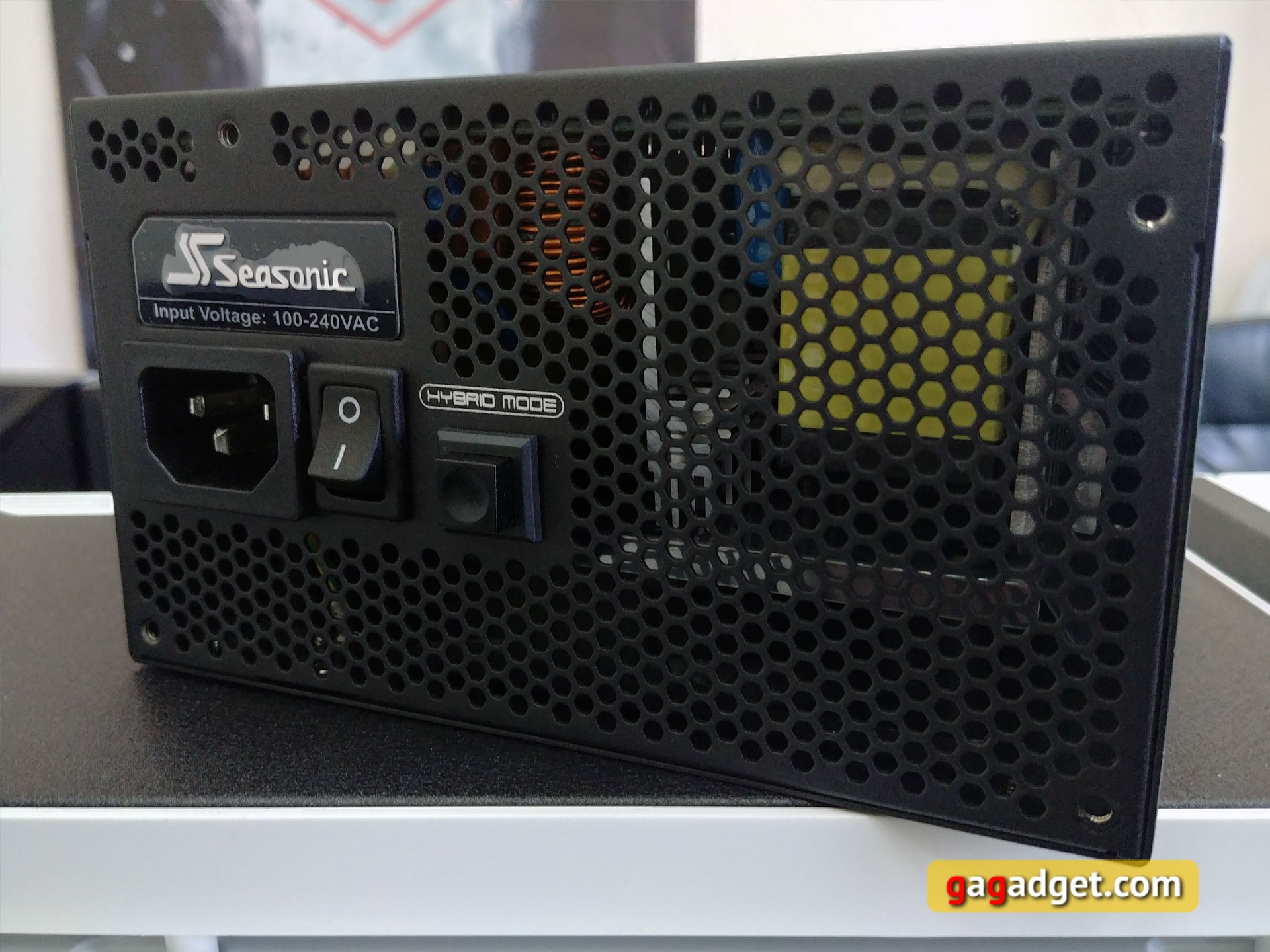 gaming-pc-medium-price-tier-mid2018-06.jpg