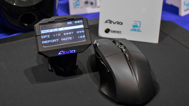 Gigabyte Aivia Uranium: первая в мире мышь с внешним дисплеем