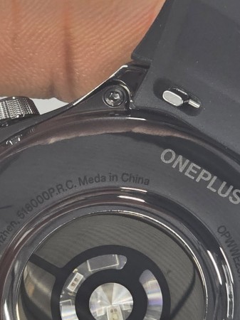 The back of the watch reads 'Meda in China' instead of 'Made in China'