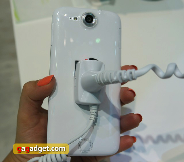 IFA 2014: смартфоны Lenovo, HTC, Huawei, Acer, Alcatel своими глазами-18