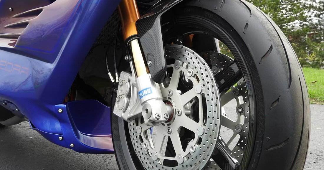 Приголомшливий дизайн MTT 420RR