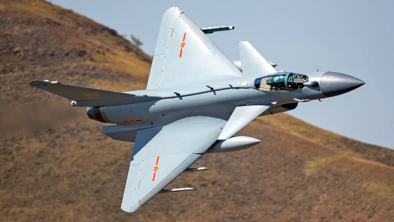 Винищувач J-10C. Ілюстрація: Повітряні сили Китайської Народної Республіки