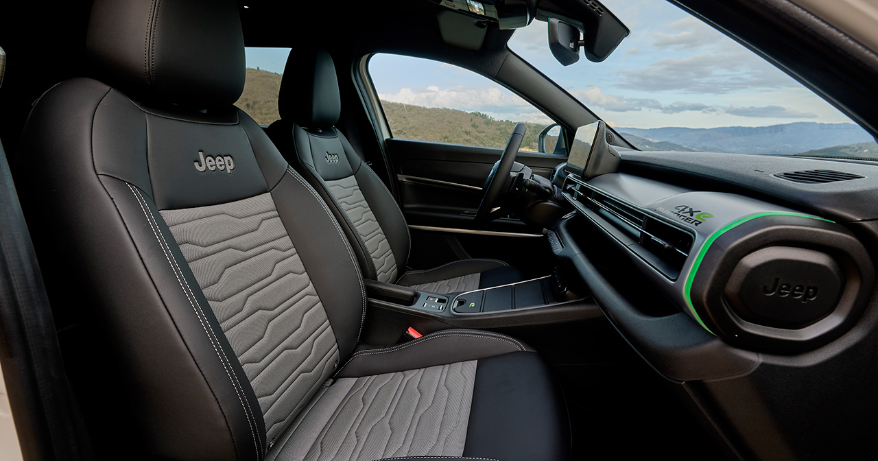 Jeep Avenger 4xe interiors
