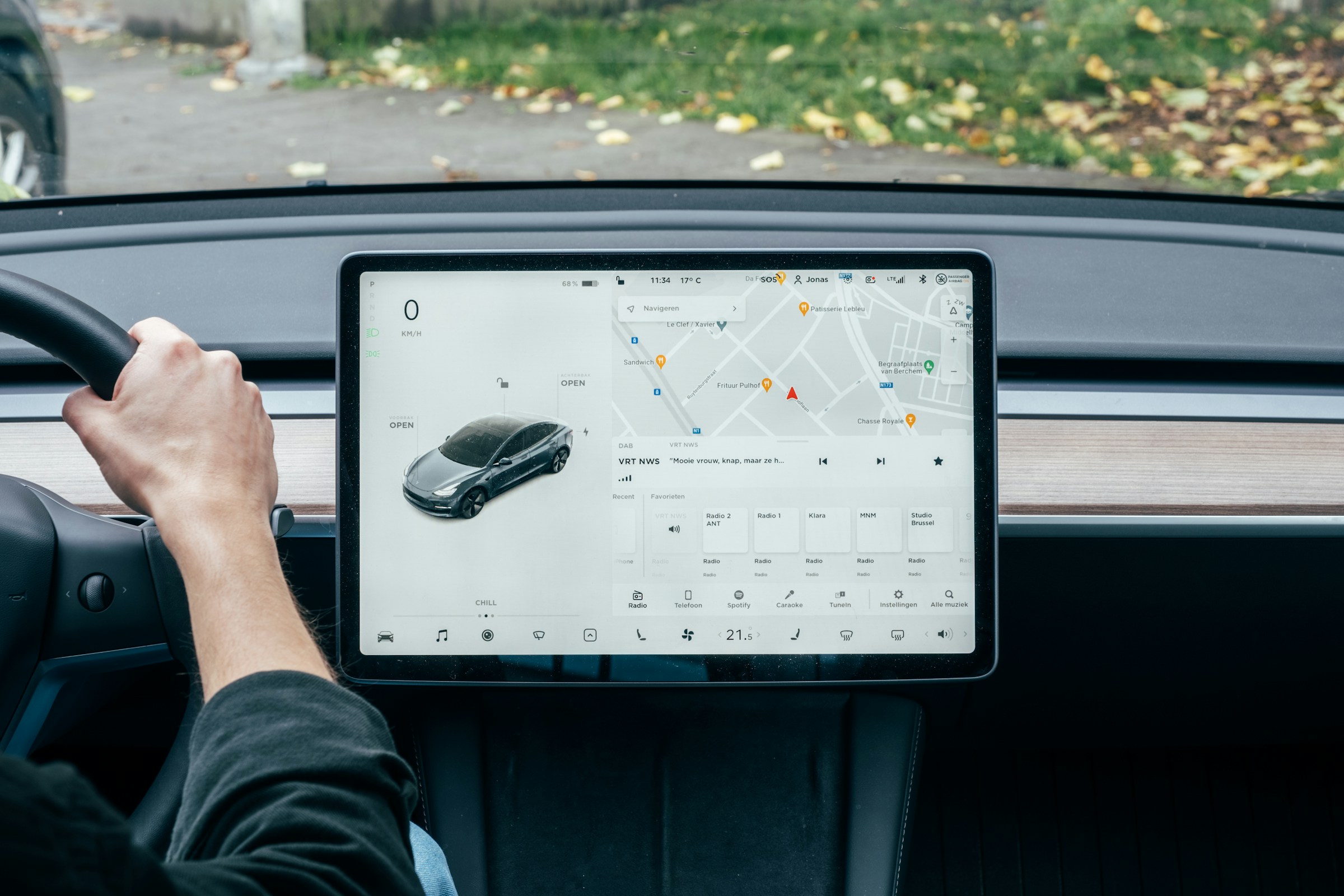 Ілон Маск вимагає демонстрації системи FSD для всіх покупців Tesla в Північній Америці