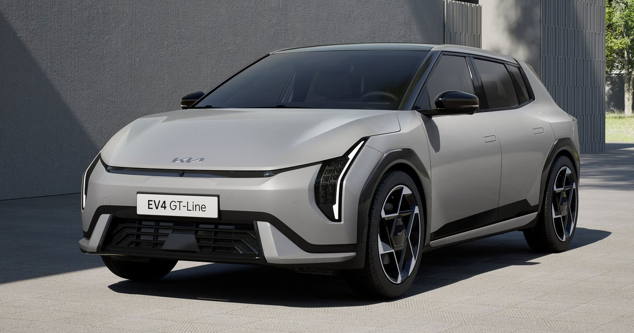 Электромобиль Kia EV4 в кузове хэтчбек