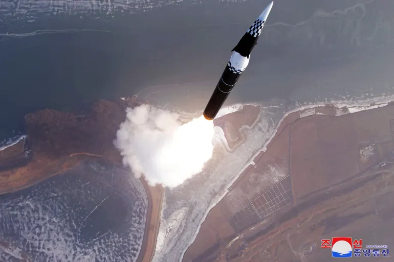 A new medium-range hypersonic ballistic missile. 6 January 2025. Illustration: Reuters