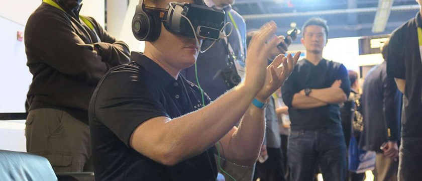 Шлем Razer OSRV сможет отслеживать движения рук благодаря Leap Motion