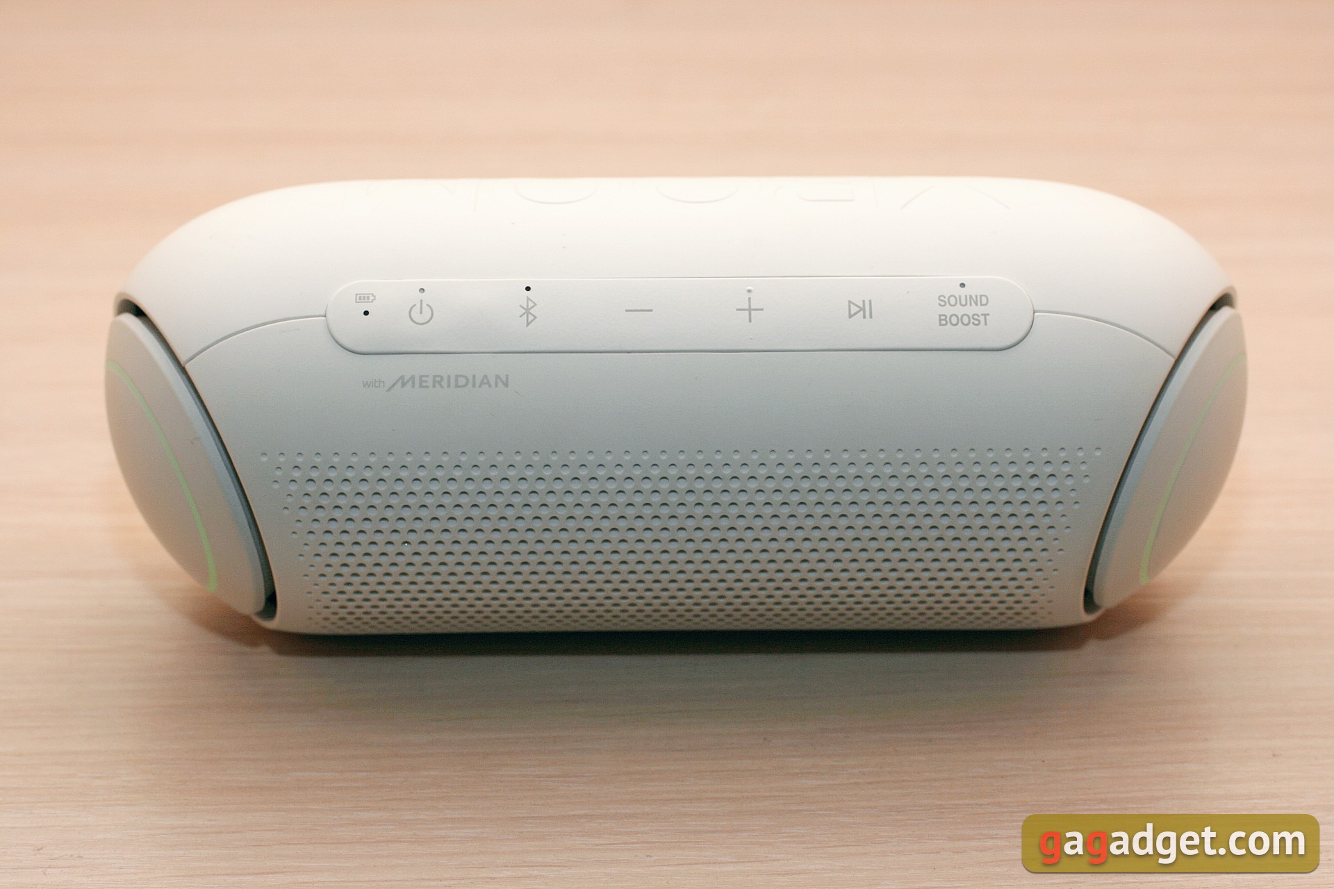 Огляд Bluetooth-колонок LG XBOOM Go: чарівна кнопка «Sound Boost»-25