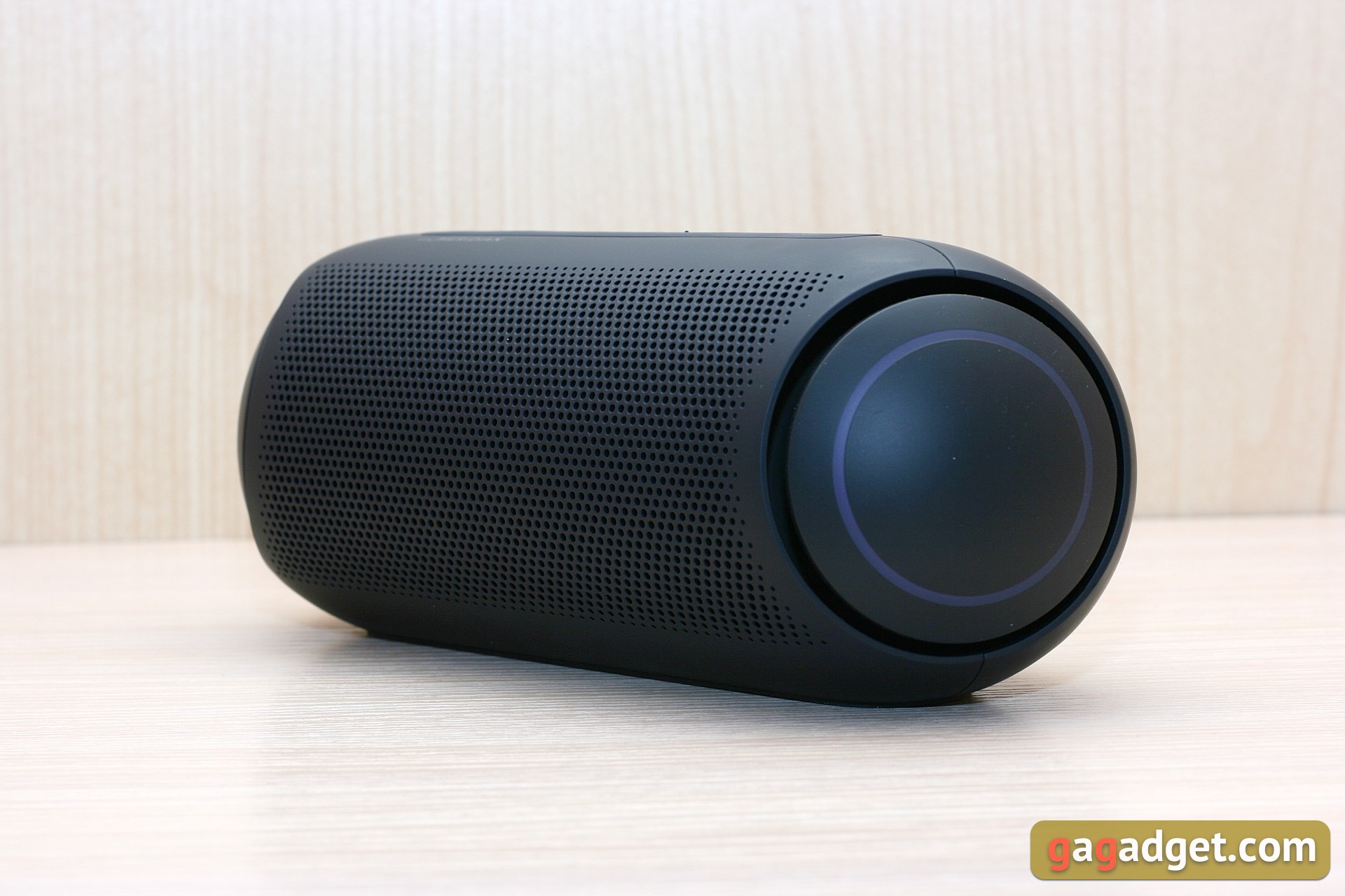 Огляд Bluetooth-колонок LG XBOOM Go: чарівна кнопка «Sound Boost»-33