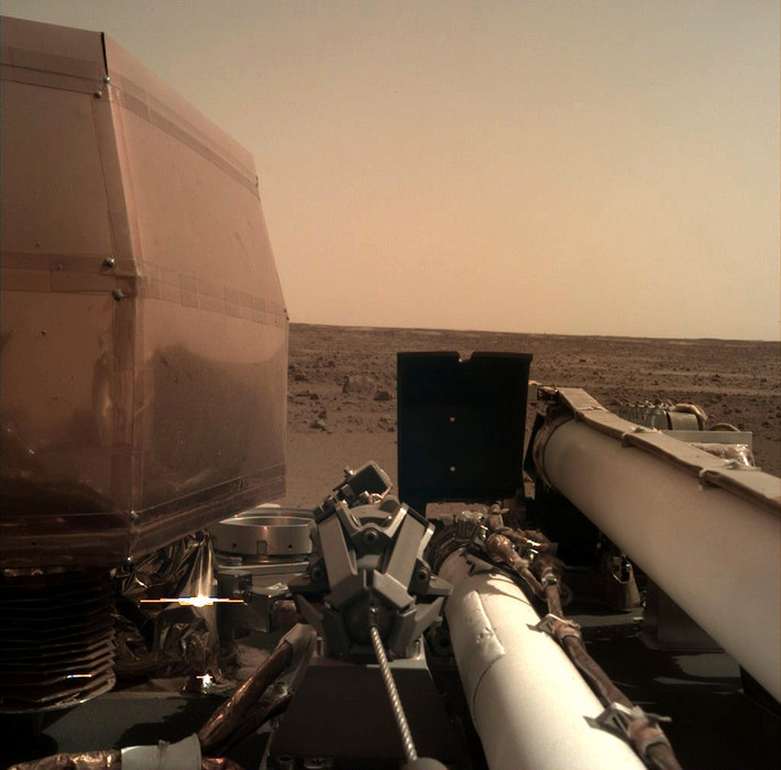 mars-insight-first-photos-2.jpg