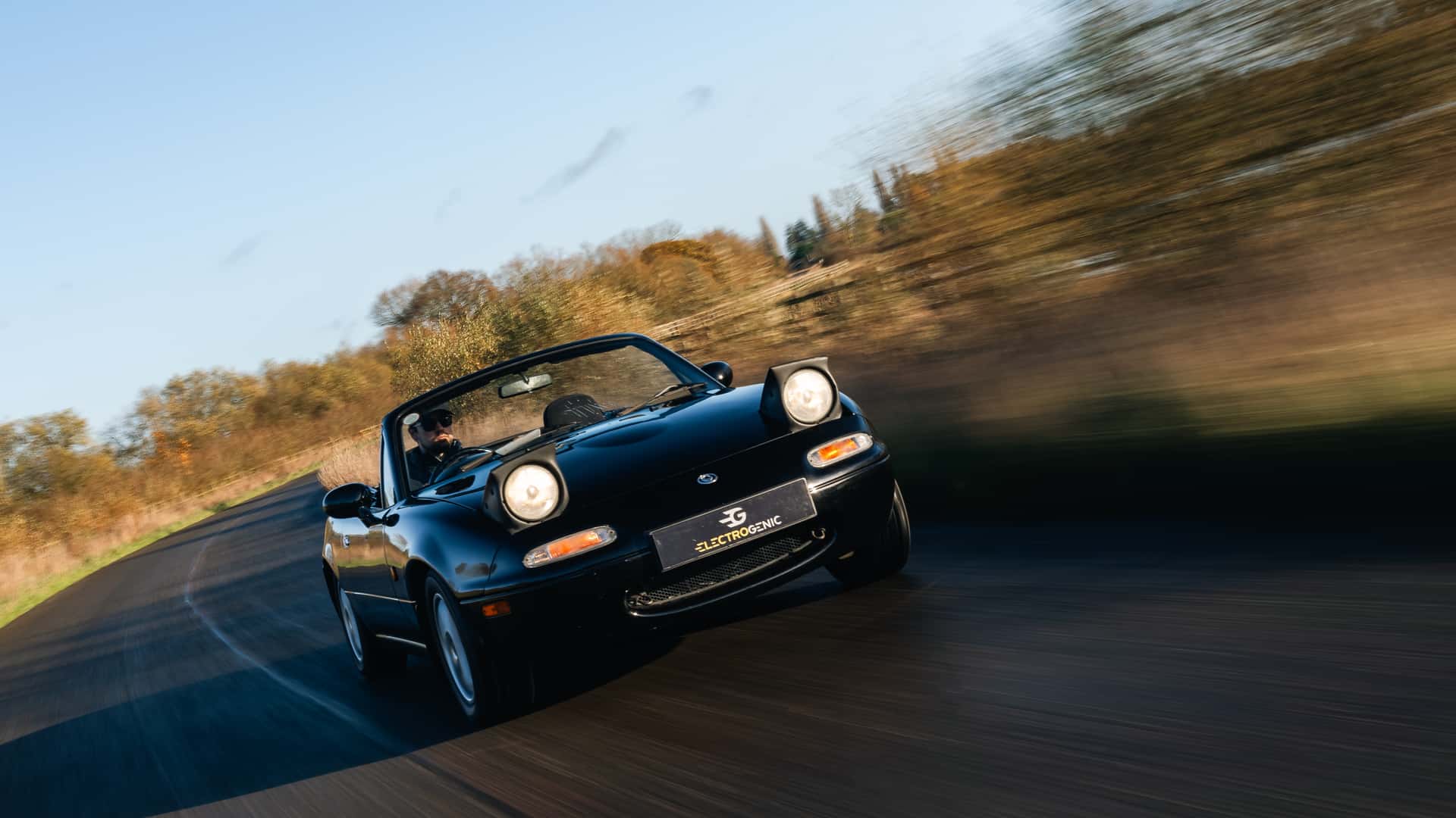 Електрифікована Mazda MX-5 NA - загальний вигляд