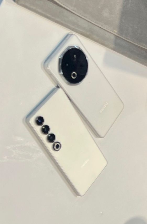 Прототип Meizu 22 на презентації