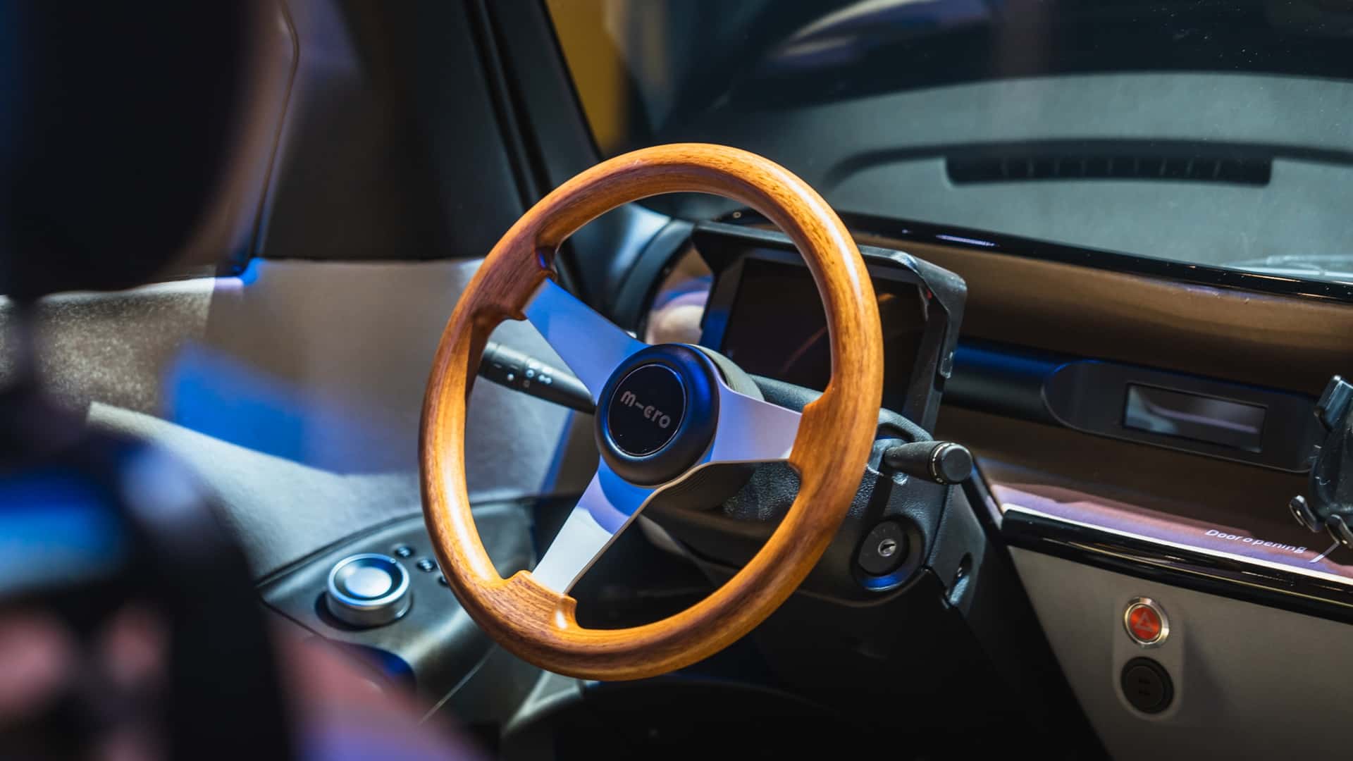 Microlino Spider на Brussels Motor Show 2025 - вид 1