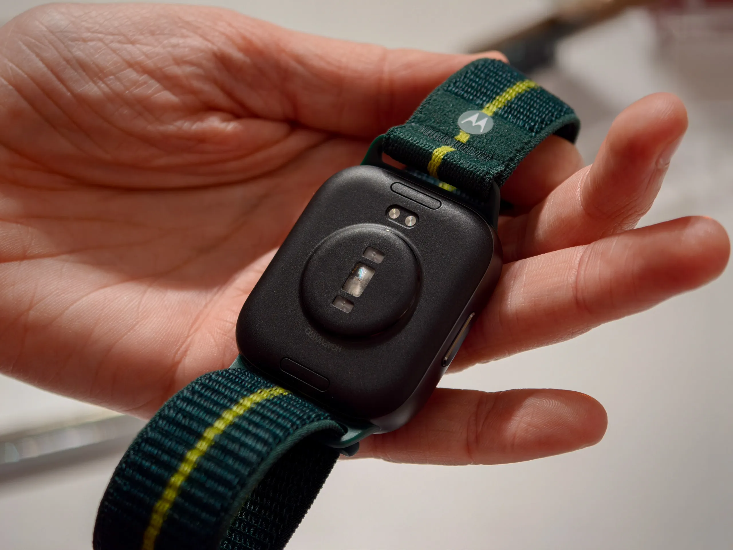 Moto Watch Fit 2025, vue agrandie
