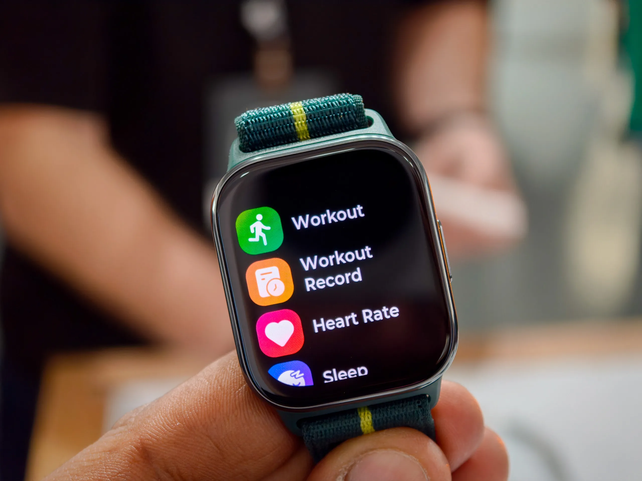 Moto Watch Fit 2025, design stylé