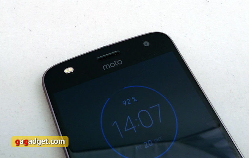 moto-z2-play-07.jpg