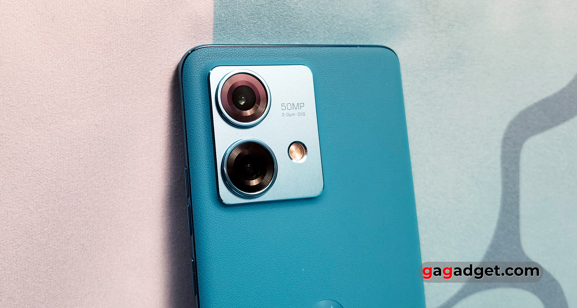 Motorola Edge 40 Neo: вигляд блоку камер