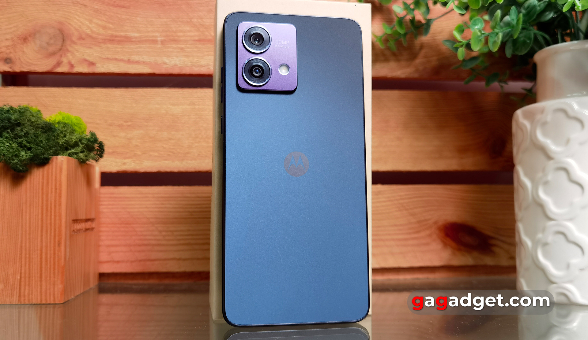 Moto G84 design
