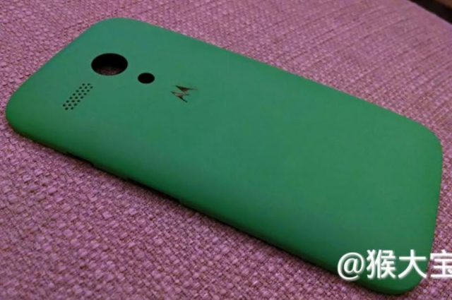 Motorola выпустит недорогой двухсимный смартфон DVX с 4.5-дюймовым дисплеем